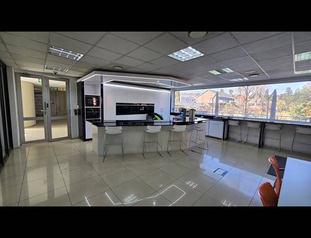 1,990M² OFFICE FOR SALE IN BEDFORDVIEW